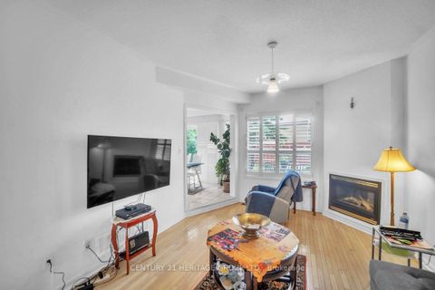 Photo 4 at 765 Dillman Avenue, Wyndham, Newmarket
