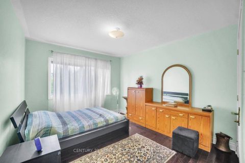 Photo 10 at 765 Dillman Avenue, Wyndham, Newmarket