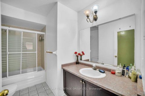 Photo 12 at 765 Dillman Avenue, Wyndham, Newmarket