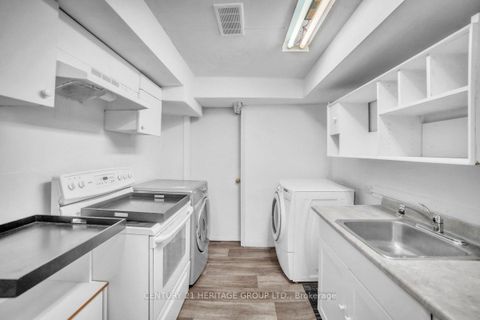 Photo 13 at 765 Dillman Avenue, Wyndham, Newmarket