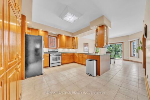 Photo 12 at 36A Puccini Drive, Oak Ridges, Richmond Hill