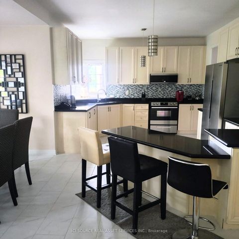 Photo 7 at 48 Brimwood Crescent, Bayview Hill, Richmond Hill