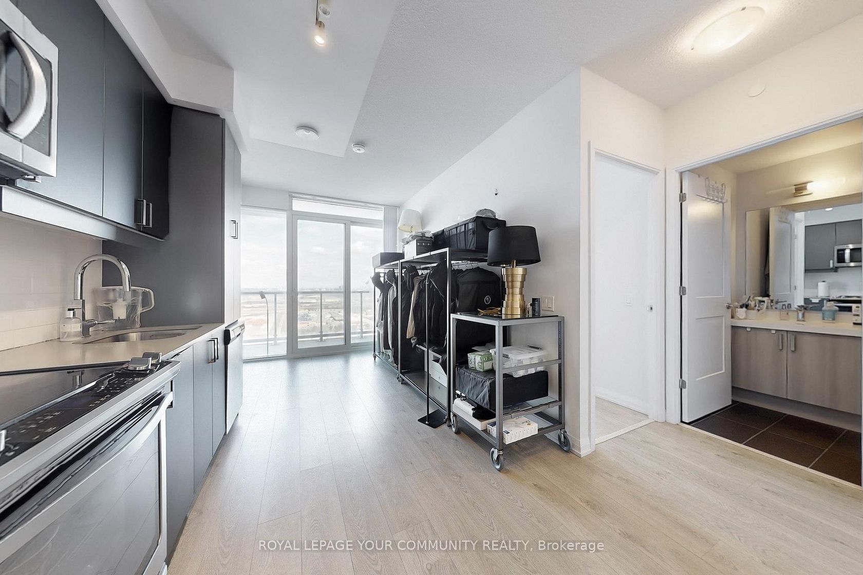 2918 - 7895 Jane Street, Concord, Vaughan 