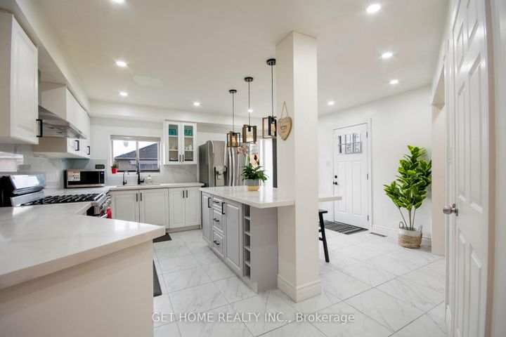 Photo 12 at 532 Ormond Drive, Samac, Oshawa
