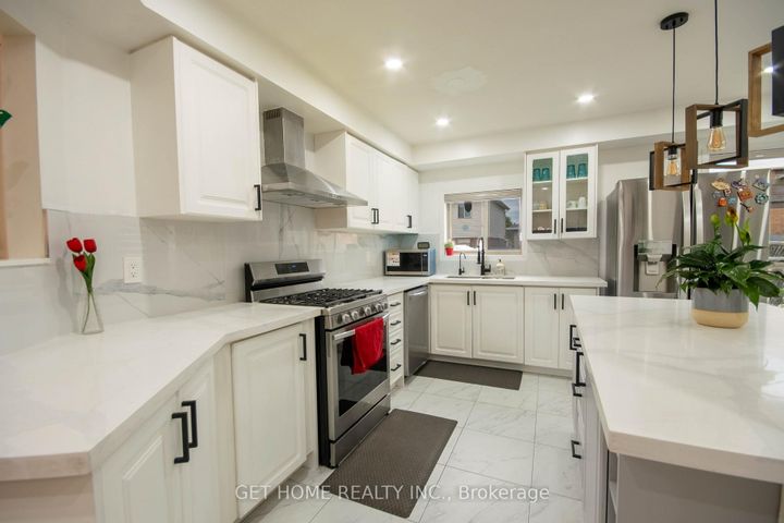 Photo 15 at 532 Ormond Drive, Samac, Oshawa