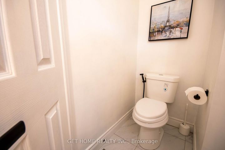 Photo 17 at 532 Ormond Drive, Samac, Oshawa