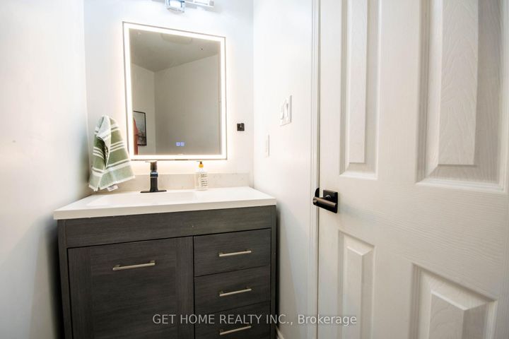 Photo 18 at 532 Ormond Drive, Samac, Oshawa