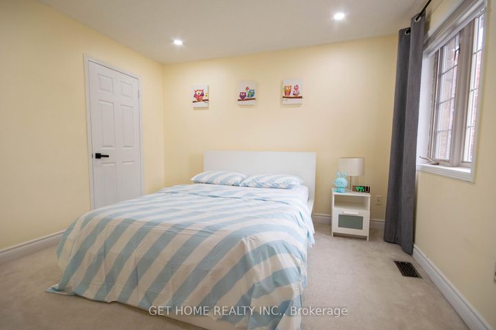 Photo 25 at 532 Ormond Drive, Samac, Oshawa