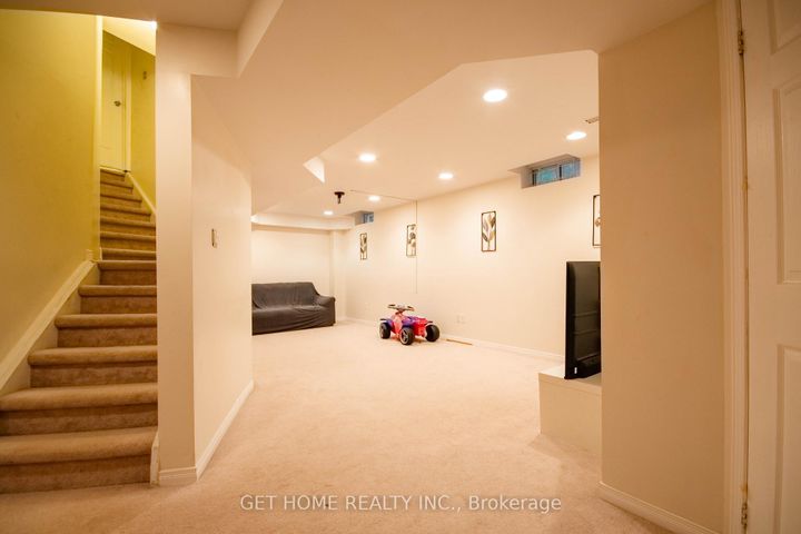 Photo 32 at 532 Ormond Drive, Samac, Oshawa