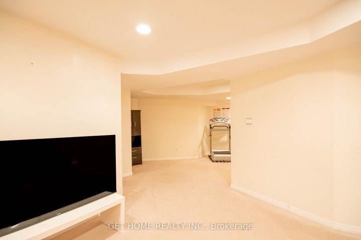 Photo 33 at 532 Ormond Drive, Samac, Oshawa
