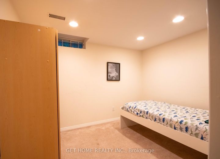 Photo 34 at 532 Ormond Drive, Samac, Oshawa