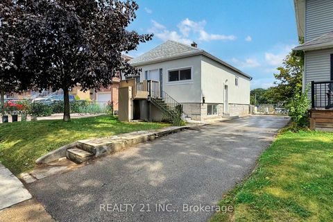 Photo 0 at 125 S Woodrow Boulevard, Cliffside, Toronto