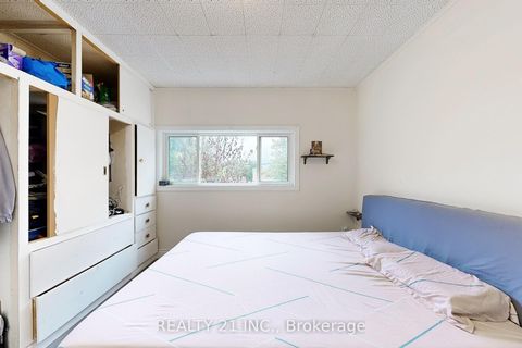Photo 12 at 125 S Woodrow Boulevard, Cliffside, Toronto