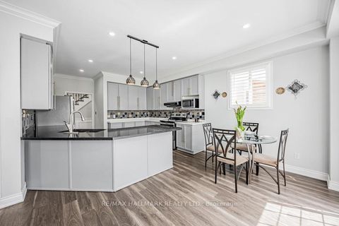 Photo 6 at 1109 Keswick Court, Pinecrest, Oshawa