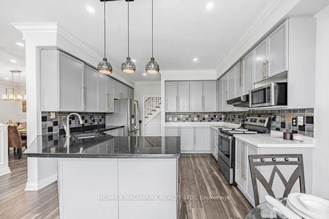 Photo 7 at 1109 Keswick Court, Pinecrest, Oshawa