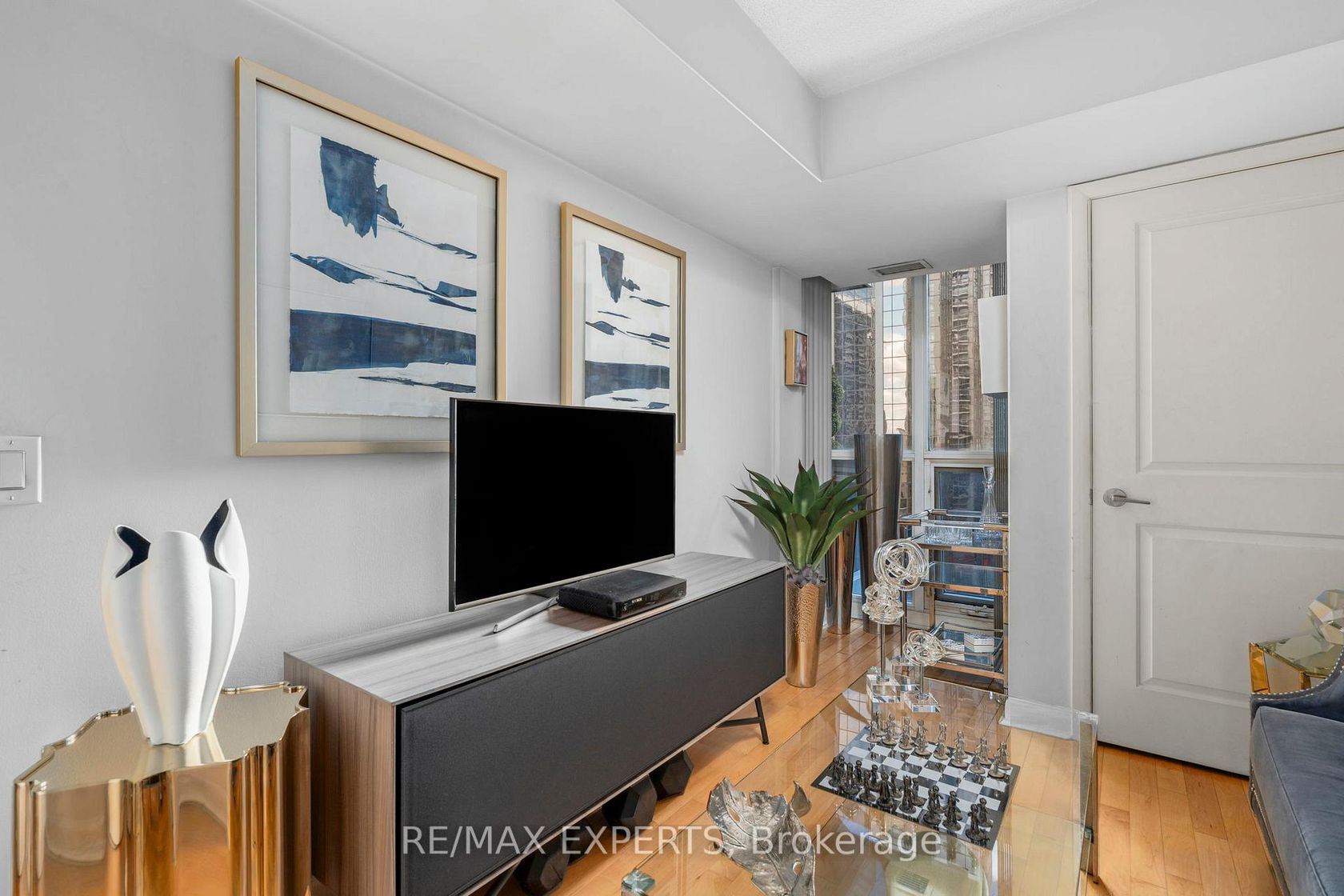 1103 - 4978 Yonge Street, Westgate, Toronto by Loree Meneguzzi Real Estate 1103 - 4978 Yonge Street, Westgate, Toronto