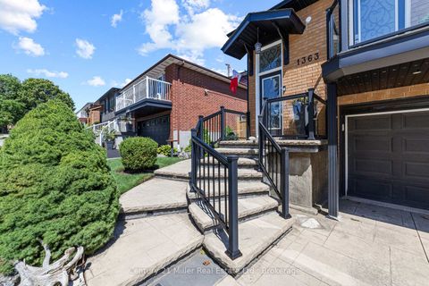 Photo 1 at 1363 Harmsworth Square, FA Falgarwood, Oakville