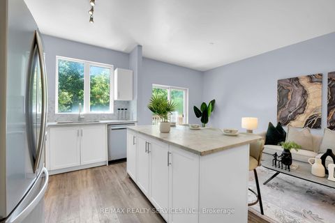 Photo 10 at 45 - 3059 Finch Avenue W, Humbermede, Toronto