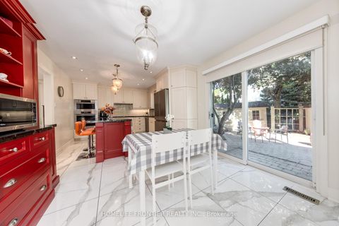 Photo 5 at 121 Carrington Drive, Mill Pond, Richmond Hill