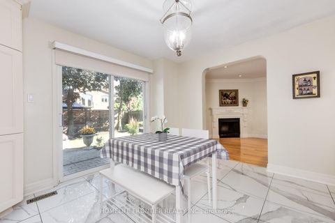 Photo 6 at 121 Carrington Drive, Mill Pond, Richmond Hill