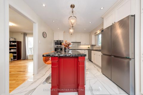 Photo 8 at 121 Carrington Drive, Mill Pond, Richmond Hill