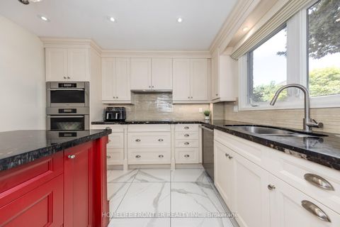 Photo 9 at 121 Carrington Drive, Mill Pond, Richmond Hill