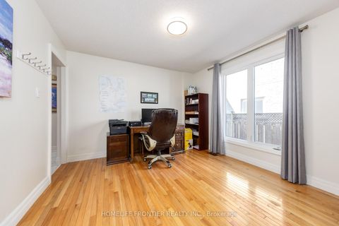 Photo 10 at 121 Carrington Drive, Mill Pond, Richmond Hill