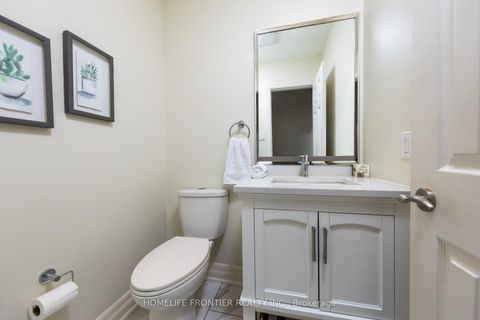 Photo 11 at 121 Carrington Drive, Mill Pond, Richmond Hill