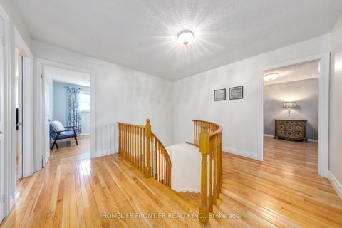 Photo 13 at 121 Carrington Drive, Mill Pond, Richmond Hill