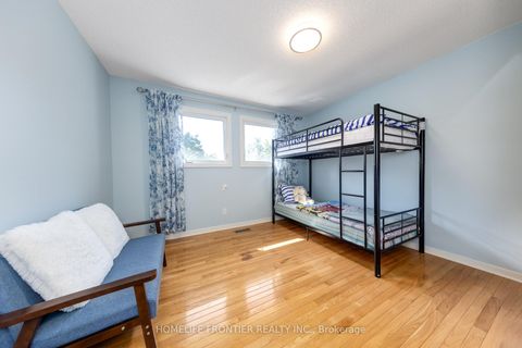 Photo 14 at 121 Carrington Drive, Mill Pond, Richmond Hill