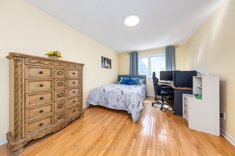 Photo 15 at 121 Carrington Drive, Mill Pond, Richmond Hill