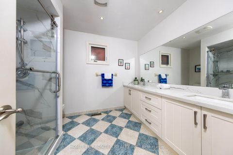 Photo 17 at 121 Carrington Drive, Mill Pond, Richmond Hill