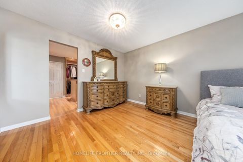 Photo 19 at 121 Carrington Drive, Mill Pond, Richmond Hill