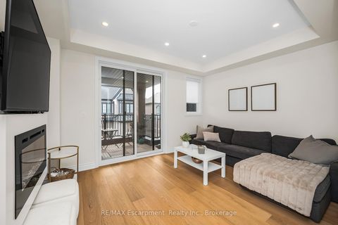 Photo 13 at 3401 Sixth Line, GO Glenorchy, Oakville