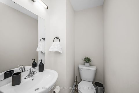 Photo 19 at 3401 Sixth Line, GO Glenorchy, Oakville