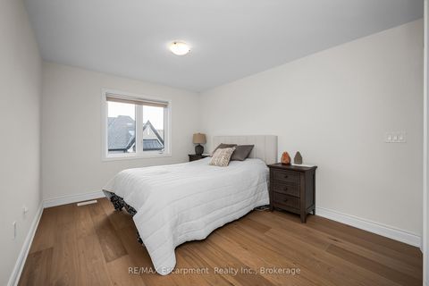 Photo 21 at 3401 Sixth Line, GO Glenorchy, Oakville