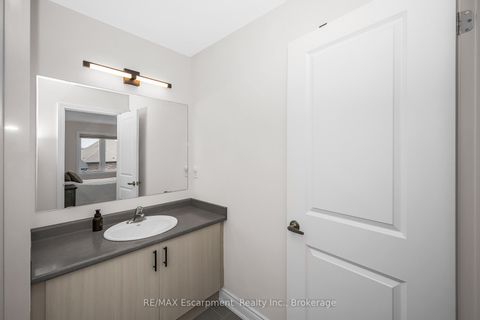 Photo 24 at 3401 Sixth Line, GO Glenorchy, Oakville