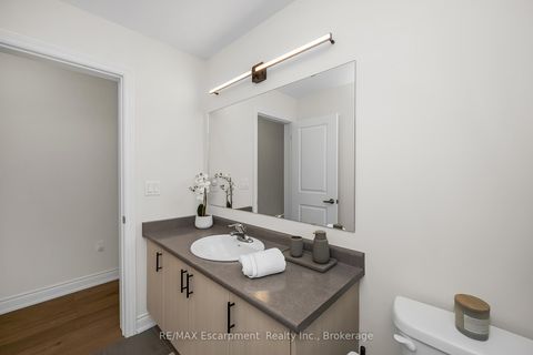 Photo 30 at 3401 Sixth Line, GO Glenorchy, Oakville