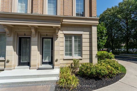 Photo 2 at 1 - 1 Hargrave Lane, York Mills, Toronto