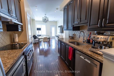Photo 9 at 1 - 1 Hargrave Lane, York Mills, Toronto