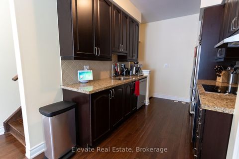 Photo 10 at 1 - 1 Hargrave Lane, York Mills, Toronto