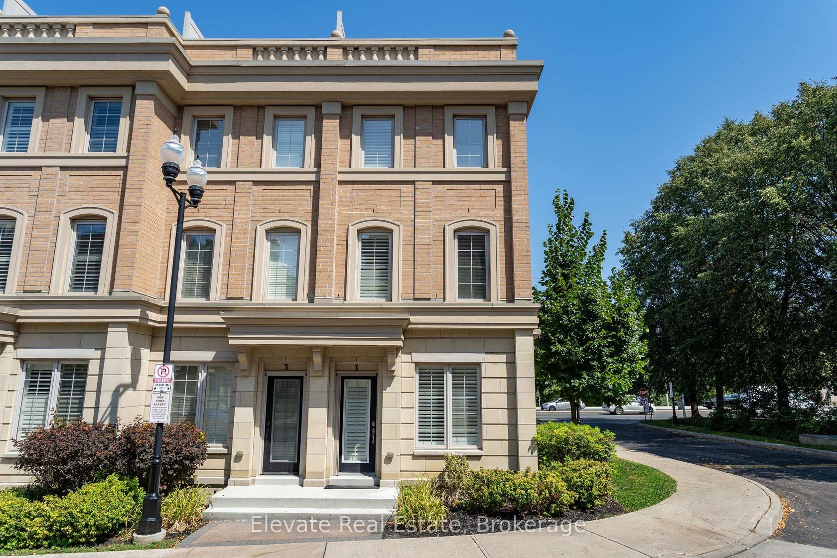 1 - 1 Hargrave Lane, York Mills, Toronto 