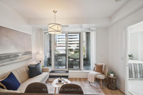 Photo 5 at 215 - 525 Adelaide Street W, Waterfront Communities C1, Toronto