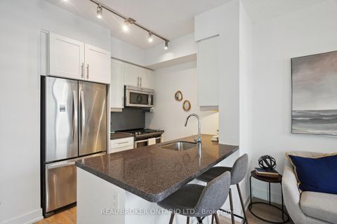 Photo 8 at 215 - 525 Adelaide Street W, Waterfront Communities C1, Toronto