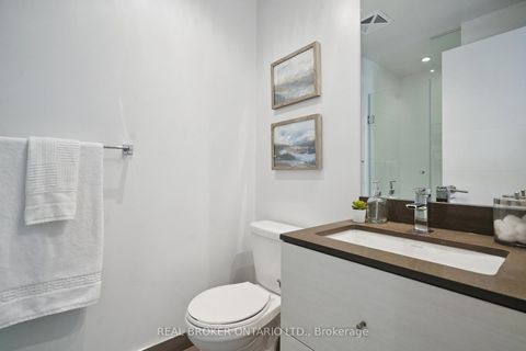 Photo 17 at 215 - 525 Adelaide Street W, Waterfront Communities C1, Toronto