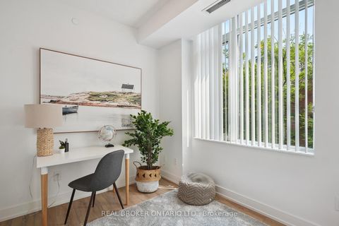 Photo 18 at 215 - 525 Adelaide Street W, Waterfront Communities C1, Toronto