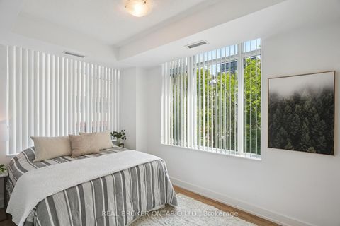 Photo 20 at 215 - 525 Adelaide Street W, Waterfront Communities C1, Toronto
