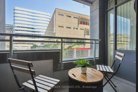 Photo 24 at 215 - 525 Adelaide Street W, Waterfront Communities C1, Toronto