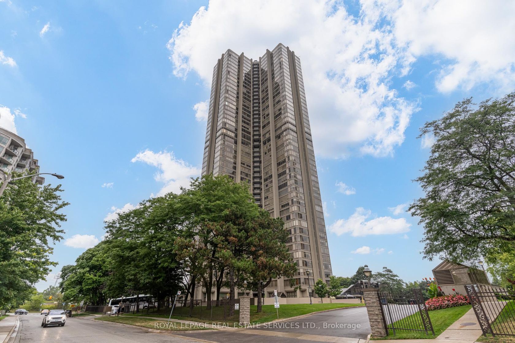2410 - 2045 Lake Shore Boulevard W, Mimico, Toronto 