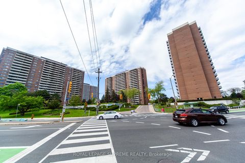 Photo 2 at 205 - 270 Scarlett Road, Smythe, Toronto
